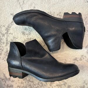 Sorel Lolla Ankle Boots Size 8